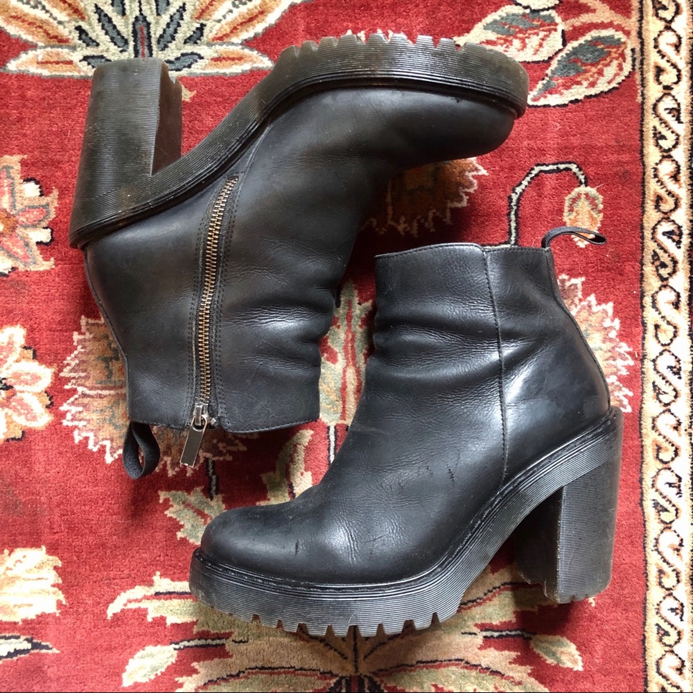 Dr. Marten Magdalena Boot size US 9 / UK 7 / EU 41